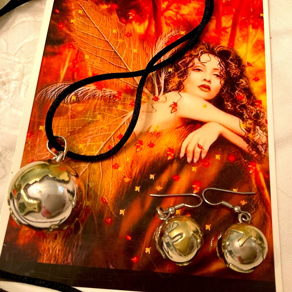 VINTAGE RARE SET OF 925 STERLING HARMONY CHIME EARTH GLOBE PENDANT & EARRINGS